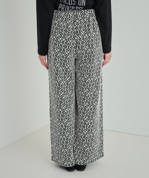 Cutie Blonde(キューティーブロンド)の「◆【洗える】コーデのアクセントに ジオメトリック柄 イージーパンツ(その他パンツ・レディース・チャコール/ホワイト系その他4・01/02/03/04)」の13枚目の写真