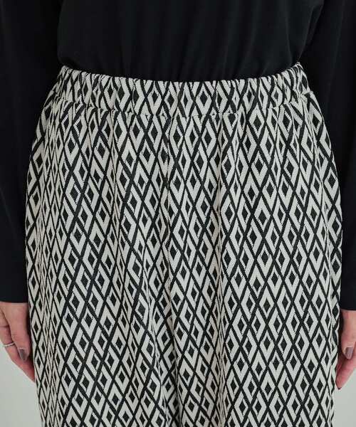 Cutie Blonde(キューティーブロンド)の「◆【洗える】コーデのアクセントに ジオメトリック柄 イージーパンツ(その他パンツ・レディース・チャコール/ホワイト系その他4・01/02/03/04)」の14枚目の写真