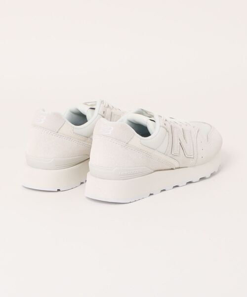 NEW BALANCE(ニューバランス)の「【New Balance】WL996T(スニーカー・レディース・オフホワイト・25cm/24.5cm/24cm/23.5cm/23cm/22.5cm)」の2枚目の写真