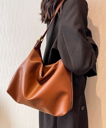 【大容量・軽い◎】レザータッチシンプルワンショルダーバッグ