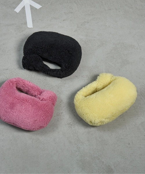 THE YOn（ザヨン）の「ノットハンドルボアバッグ（ハンドバッグ・レディース・ピンク/イエロー/ブラック・FREE）」の4枚目の写真