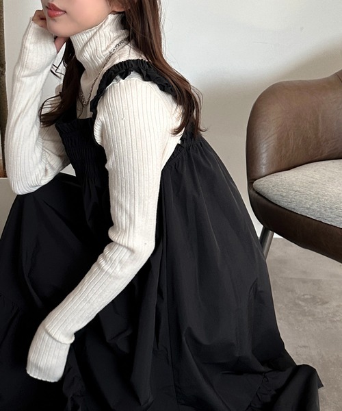 apres jour mignon（アプレジュールミニョン）の「フリルシャーリングワンピース【ZOZOTOWN限定アイテム】（ワンピース・レディース・ブラック/チャコールグレー・X-LARGE/MEDIUM/SMALL）」の3枚目の写真