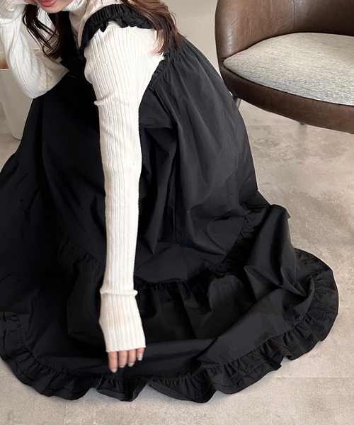 apres jour mignon（アプレジュールミニョン）の「フリルシャーリングワンピース【ZOZOTOWN限定アイテム】（ワンピース・レディース・ブラック/チャコールグレー・X-LARGE/MEDIUM/SMALL）」の4枚目の写真