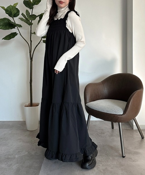 apres jour mignon（アプレジュールミニョン）の「フリルシャーリングワンピース【ZOZOTOWN限定アイテム】（ワンピース・レディース・ブラック/チャコールグレー・X-LARGE/MEDIUM/SMALL）」の7枚目の写真