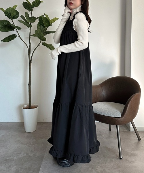 apres jour mignon（アプレジュールミニョン）の「フリルシャーリングワンピース【ZOZOTOWN限定アイテム】（ワンピース・レディース・ブラック/チャコールグレー・X-LARGE/MEDIUM/SMALL）」の8枚目の写真