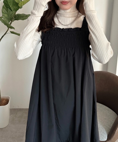 apres jour mignon（アプレジュールミニョン）の「フリルシャーリングワンピース【ZOZOTOWN限定アイテム】（ワンピース・レディース・ブラック/チャコールグレー・X-LARGE/MEDIUM/SMALL）」の11枚目の写真