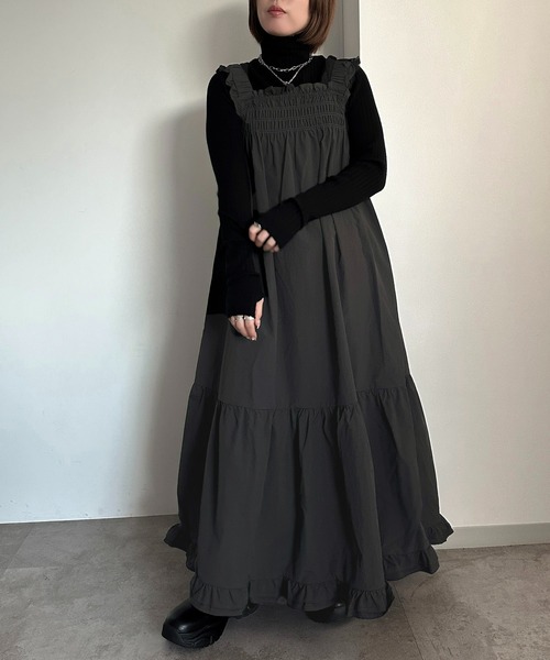 apres jour mignon（アプレジュールミニョン）の「フリルシャーリングワンピース【ZOZOTOWN限定アイテム】（ワンピース・レディース・ブラック/チャコールグレー・X-LARGE/MEDIUM/SMALL）」の13枚目の写真