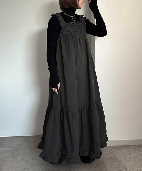 apres jour mignon（アプレジュールミニョン）の「フリルシャーリングワンピース【ZOZOTOWN限定アイテム】（ワンピース・レディース・ブラック/チャコールグレー・X-LARGE/MEDIUM/SMALL）」の14枚目の写真