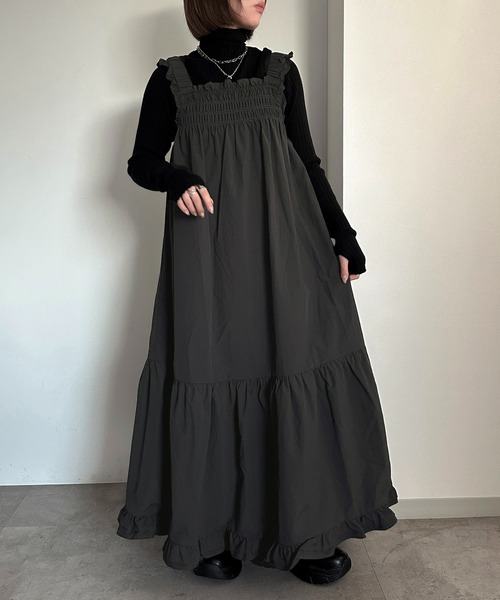 apres jour mignon（アプレジュールミニョン）の「フリルシャーリングワンピース【ZOZOTOWN限定アイテム】（ワンピース・レディース・ブラック/チャコールグレー・X-LARGE/MEDIUM/SMALL）」の15枚目の写真