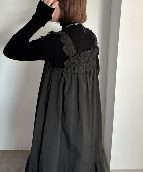 apres jour mignon（アプレジュールミニョン）の「フリルシャーリングワンピース【ZOZOTOWN限定アイテム】（ワンピース・レディース・ブラック/チャコールグレー・X-LARGE/MEDIUM/SMALL）」の19枚目の写真