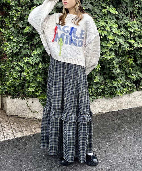 w closet(ダブルクローゼット)の「【3色展開】カラフルロゴニット(ニット/セーター・レディース・ブルー/アイボリー/ブラウン・FREE)」の11枚目の写真