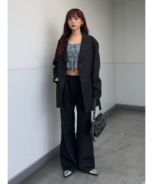 SLY(スライ)の「CUT OUT L/W FLARE PT / セットアップ可 カット アウト ローウエスト フレア パンツ(スラックス・レディース・グレー/ブラック・1/2)」の10枚目の写真