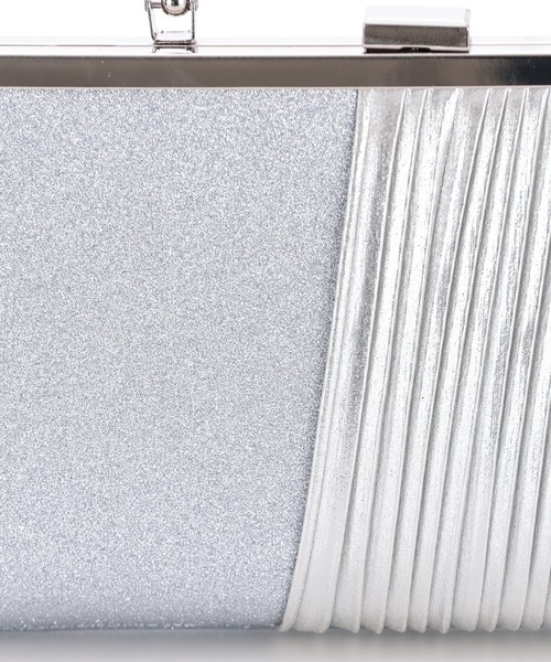 haremode（ハレモード）の「結婚式 お呼ばれ 謝恩会 成人式 対応 フォーマルバッグ グリッター プリーツ メタルハンドル チェーン付き2WAY パーティ オケージョン バッグ（クラッチバッグ・レディース・ブラック/シルバー/ベージュ・FREE）」の8枚目の写真