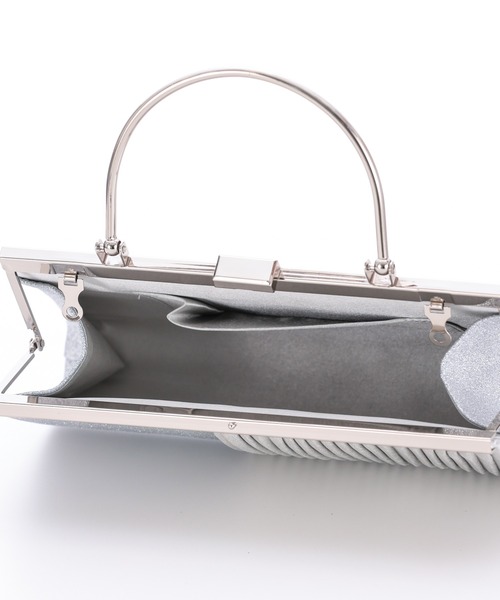 haremode（ハレモード）の「結婚式 お呼ばれ 謝恩会 成人式 対応 フォーマルバッグ グリッター プリーツ メタルハンドル チェーン付き2WAY パーティ オケージョン バッグ（クラッチバッグ・レディース・ブラック/シルバー/ベージュ・FREE）」の9枚目の写真