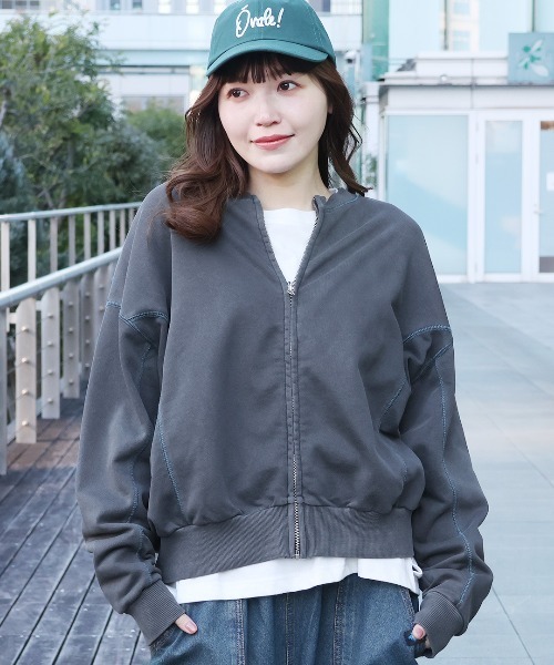 チチカカ（チチカカ）の「ピグメントスウェットブルゾン（ブルゾン・レディース・ダークパープル/オフホワイト/チャコールグレー・FREE）」の2枚目の写真