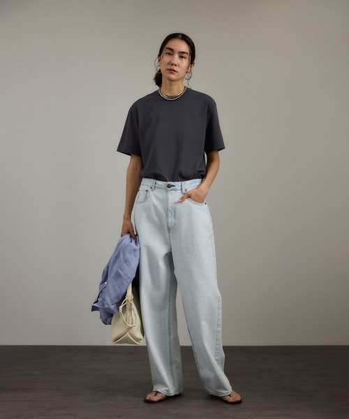 SALON adam et rope'（サロン アダム エ ロペ）の「スプリットレザーミドルトートバッグ/バケットバッグ［WEB限定カラー/チャーム付き］（ショルダーバッグ・レディース・ブラック/ベージュ/オフホワイト・FREE）」の6枚目の写真