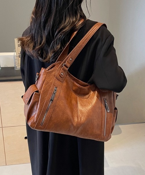 lilful（リルフル）の「2WAY ダブルジップデザイン 大容量ボストンショルダーバッグ 多機能ポケット付（ショルダーバッグ・レディース・ブラック/ブラウン/キャメル・F）」の11枚目の写真