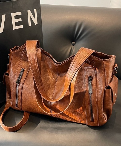 lilful（リルフル）の「2WAY ダブルジップデザイン 大容量ボストンショルダーバッグ 多機能ポケット付（ショルダーバッグ・レディース・ブラック/ブラウン/キャメル・F）」の16枚目の写真