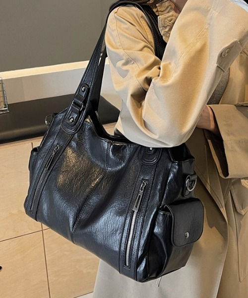 lilful（リルフル）の「2WAY ダブルジップデザイン 大容量ボストンショルダーバッグ 多機能ポケット付（ショルダーバッグ・レディース・ブラック/ブラウン/キャメル・F）」の5枚目の写真