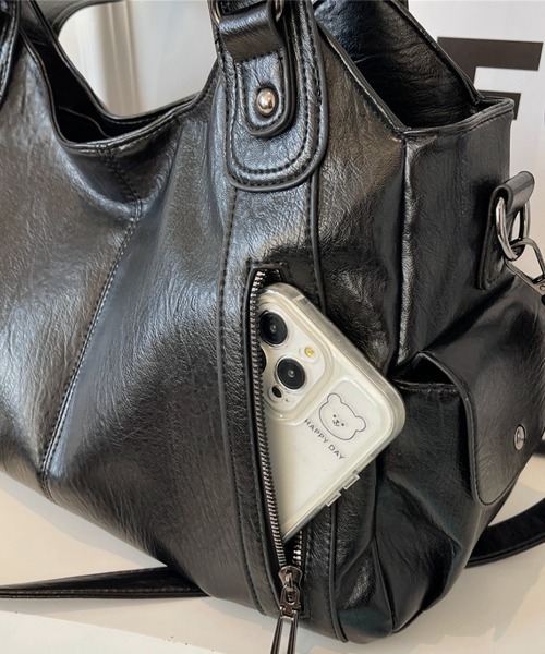 lilful（リルフル）の「2WAY ダブルジップデザイン 大容量ボストンショルダーバッグ 多機能ポケット付（ショルダーバッグ・レディース・ブラック/ブラウン/キャメル・F）」の20枚目の写真