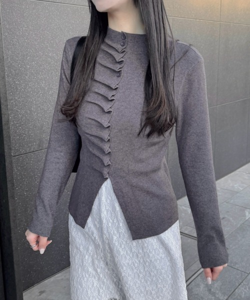 mellowneon（メロウネオン）の「フリルボタンプチハイネックニット（Tシャツ/カットソー・レディース・ブラック/ホワイト/ベージュ/レッド/グレー・FREE）」の3枚目の写真