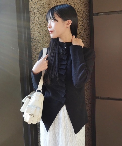 mellowneon（メロウネオン）の「フリルボタンプチハイネックニット（Tシャツ/カットソー・レディース・ブラック/ホワイト/ベージュ/レッド/グレー・FREE）」の14枚目の写真