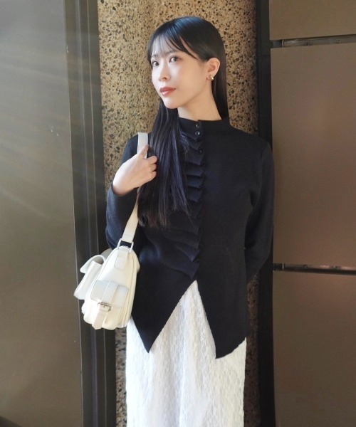 mellowneon（メロウネオン）の「フリルボタンプチハイネックニット（Tシャツ/カットソー・レディース・ブラック/ホワイト/ベージュ/レッド/グレー・FREE）」の13枚目の写真