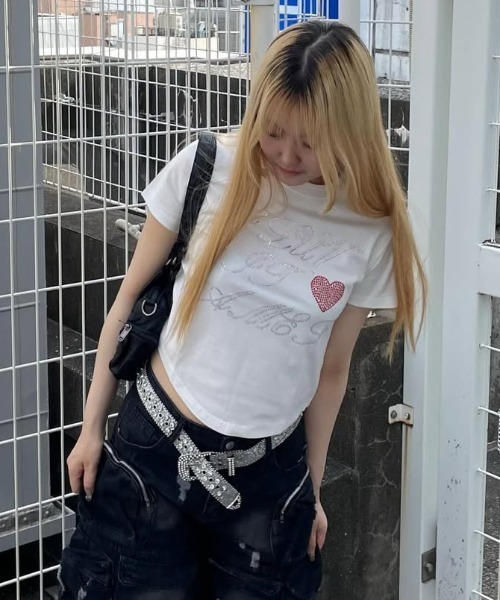 tシャツ A'GEM/9 × .kom 「AMESWORLDWIDE/アメスワールドワイド」 AMES HOTFIX CROP TEE/アメスホットフ A'GEM/9 × .kom 『AMESWORLDWIDE/アメスワールドワイド』 AMES