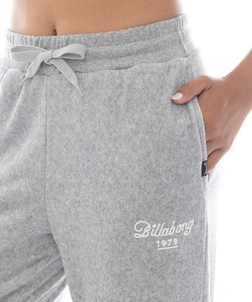 BILLABONG(ビラボン)の「BILLABONG レディース 【CHILLWEAR】 PILE LONG PANTS ロングパンツ 【2025年春夏モデル】/ビラボンセットアップ対応ロゴ刺繍ロングパンツ(その他パンツ・レディース・グレー/ネイビー/ホワイト・MEDIUM/LARGE)」の11枚目の写真