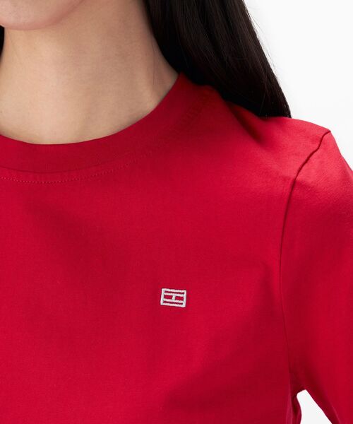 tommy jeans(トミー ジーンズ)の「クルーネックフラッグTシャツ(Tシャツ/カットソー・レディース・ホワイト/ネイビー/ブルー/レッド/イエロー/ブルー系その他・SMALL/MEDIUM/LARGE/X-SMALL)」の7枚目の写真