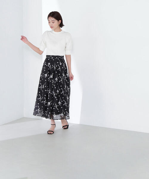 NATURAL BEAUTY BASIC（ナチュラルビューティーベーシック）の「◇【美人百花掲載】バイカラーフラワー刺繍フレアスカート（スカート・レディース・グリーン系その他3/ベージュ系その他/ブラック系その他・MEDIUM/SMALL/P/S）」の8枚目の写真