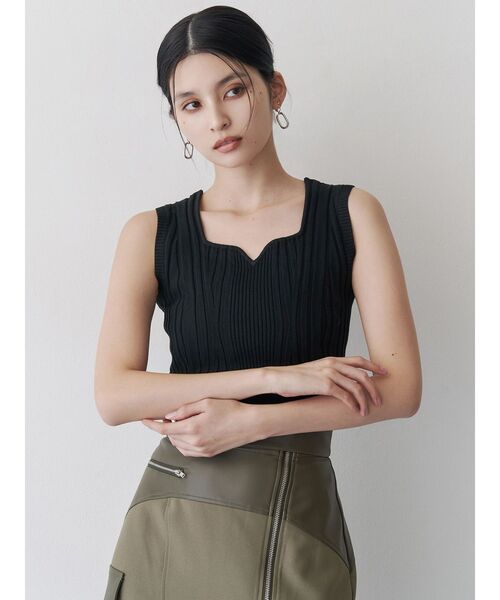 MURUA（ムルーア）の「スクエアキーネックニットタンク（タンクトップ・レディース・オレンジ/ブルー/ブラック/ベージュ/ホワイト・FREE）」の11枚目の写真