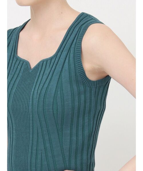 MURUA（ムルーア）の「スクエアキーネックニットタンク（タンクトップ・レディース・オレンジ/ブルー/ブラック/ベージュ/ホワイト・FREE）」の16枚目の写真