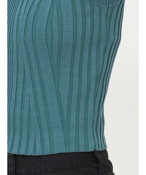 MURUA（ムルーア）の「スクエアキーネックニットタンク（タンクトップ・レディース・オレンジ/ブルー/ブラック/ベージュ/ホワイト・FREE）」の17枚目の写真