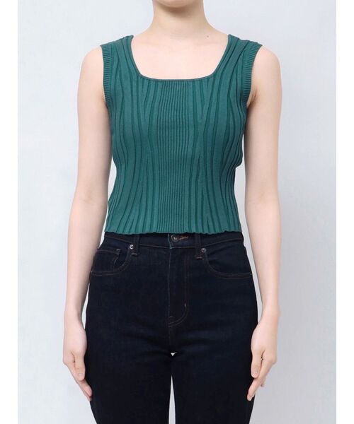 MURUA（ムルーア）の「スクエアキーネックニットタンク（タンクトップ・レディース・オレンジ/ブルー/ブラック/ベージュ/ホワイト・FREE）」の19枚目の写真