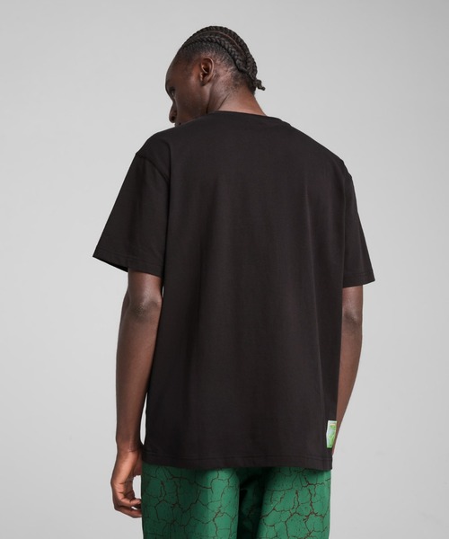 PUMA(プーマ)の「PUMA HOOPS x TMNT Relaxed Graphic Tee(プーマ フープス x ティーンエイジ・ミュータント・ニンジャ・タートルズ リラックス グラフィックTシャツ)(Tシャツ/カットソー・メンズ・ブラック系/ピンク系/ホワイト系・LARGE/X-LARGE/MEDIUM)」の13枚目の写真