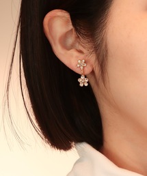 NOIR DE POUPEE｜ノワールドプーペのイヤリング（ゴールド/金色