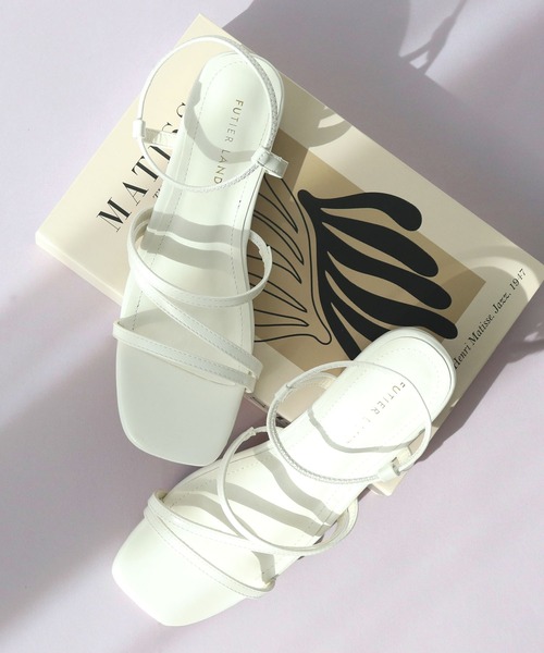 Futier land(フューティアランド)の「【片手で履ける】ゴムストラップナローサンダル(サンダル・レディース・ホワイト/ブラック/シルバー・36/37/38/39/40)」の13枚目の写真