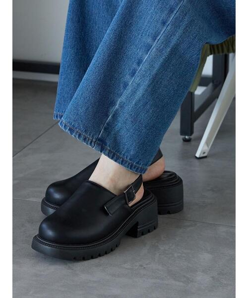 ehka sopo(エヘカソポ)の「バックストラップサボ(サンダル・レディース・ブラック/オフホワイト・L/M)」の3枚目の写真