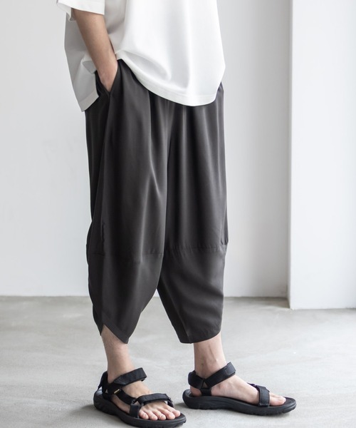 NAVY（ネイビー）の「柔らかくて着心地がよく涼しいレーヨンバルーンパンツ/サルエルパンツ/アラジンパンツ/ハーフパンツ（その他パンツ・メンズ・チャコール/ネイビー/ブラック・M/L/XL）」の2枚目の写真