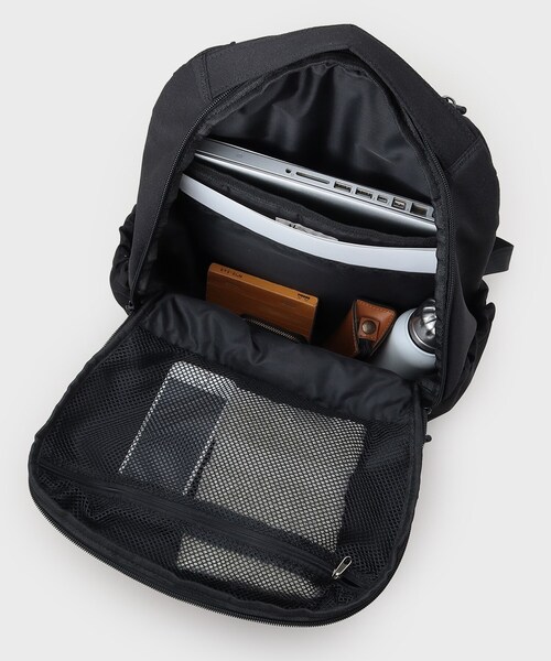 tk.TAKEO KIKUCHI（ティーケータケオキクチ）の「【撥水/収納力/ONOFF兼用】機能性バックパック／リュックサック（バックパック/リュック・メンズ・ブラック系/ブラック・00）」の10枚目の写真