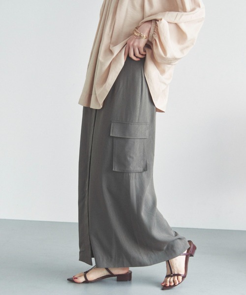 Doux archives(ドゥアルシーヴ)の「サテンカーゴタイトスカート(スカート・レディース・ミント/グレイッシュベージュ/カーキ・36/38)」の1枚目の写真