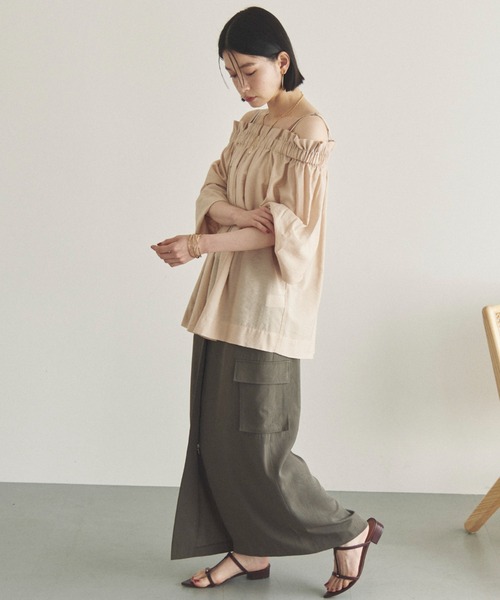 Doux archives(ドゥアルシーヴ)の「サテンカーゴタイトスカート(スカート・レディース・ミント/グレイッシュベージュ/カーキ・36/38)」の19枚目の写真