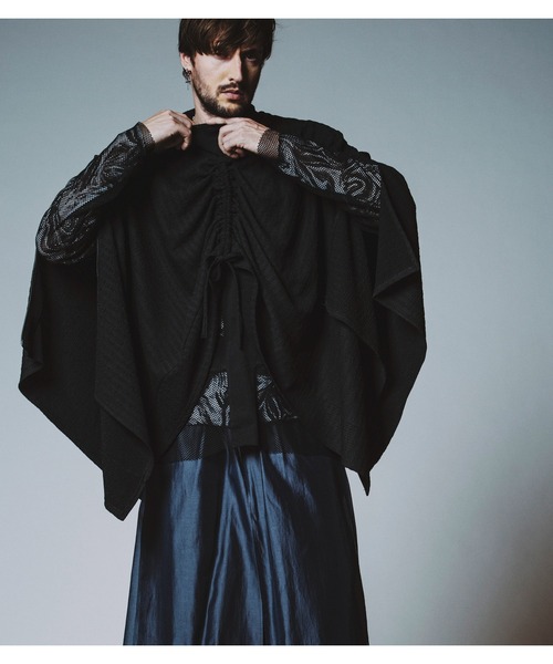 NO ID.(ノーアイディ)の「【NO ID.】Drawstring High Collar Poncho / ドローストリングス ハイ カラー ポンチョ(ポンチョ・メンズ・ブラック/グレー/ホワイト・ONE SIZE)」の10枚目の写真