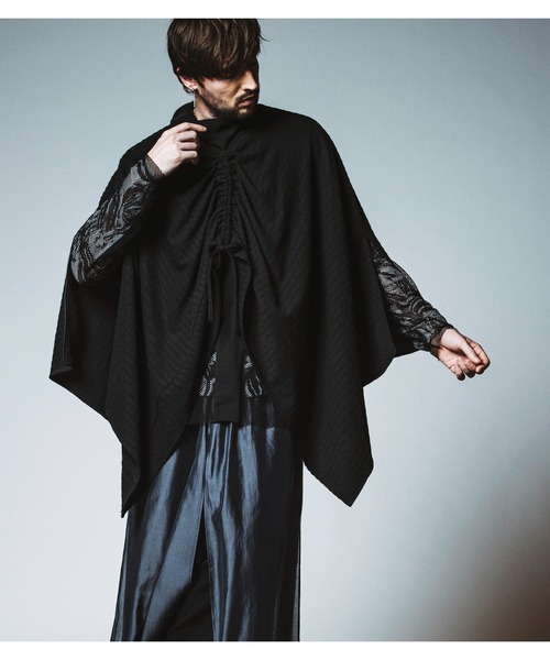 NO ID.(ノーアイディ)の「【NO ID.】Drawstring High Collar Poncho / ドローストリングス ハイ カラー ポンチョ(ポンチョ・メンズ・ブラック/グレー/ホワイト・ONE SIZE)」の11枚目の写真