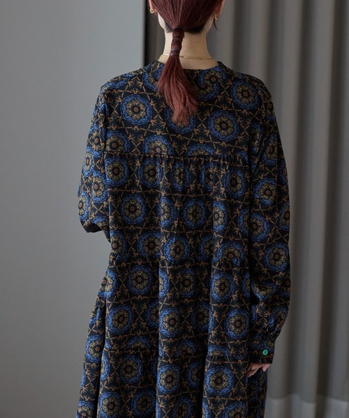 Lien Select(リエンセレクト)の「総柄ロングシャツワンピース(ワンピース・レディース・ホワイト系その他/ブラック系その他/グリーン系その他/ピンク系その他/オフホワイト/ブラック系その他3/ブラック系その他2・FREE)」の18枚目の写真