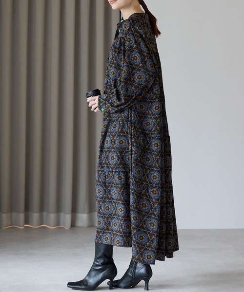 Lien Select(リエンセレクト)の「総柄ロングシャツワンピース(ワンピース・レディース・ホワイト系その他/ブラック系その他/グリーン系その他/ピンク系その他/オフホワイト/ブラック系その他3/ブラック系その他2・FREE)」の10枚目の写真