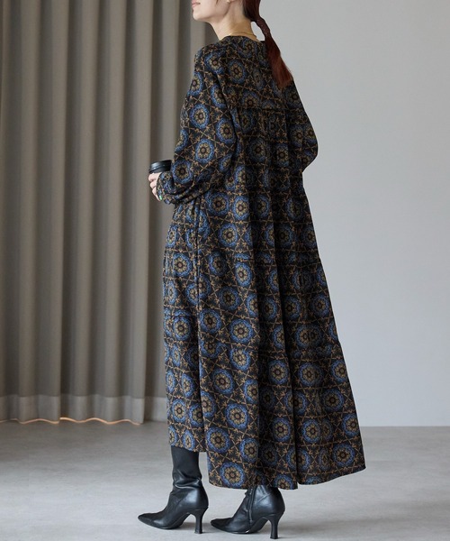 Lien Select(リエンセレクト)の「総柄ロングシャツワンピース(ワンピース・レディース・ホワイト系その他/ブラック系その他/グリーン系その他/ピンク系その他/オフホワイト/ブラック系その他3/ブラック系その他2・FREE)」の11枚目の写真