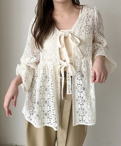 apres jour clair（アプレジュールクレア）の「【apres jour clair】レースペプラムトップス（シャツ/ブラウス・レディース・アイボリー/ブラック・X-LARGE/フリー）」の5枚目の写真