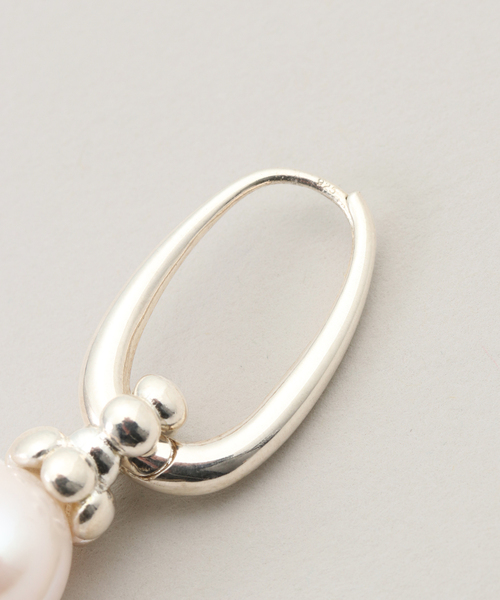 VERMEIL par iena（ヴェルメイユパーイエナ）の「SAPIR BACHAR サピア バシャール OVAL PEARL FLORA HOOPS 58001-00313（ピアス（両耳用）・レディース・シルバー・FREE）」の2枚目の写真